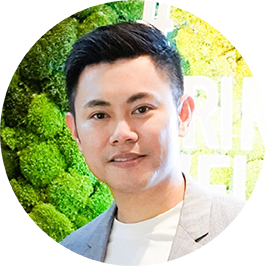 <a target="_blank" href="https://www-uat.hkmu.edu.hk/alumni/communication-support/alumni-linkage/past-issues/november-2022-issue/angus_au/">Au Hiu-fung</a>